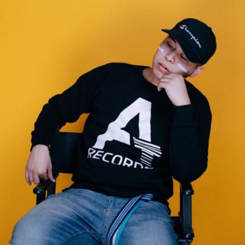 Screamteen - Брюнетка Блондинка